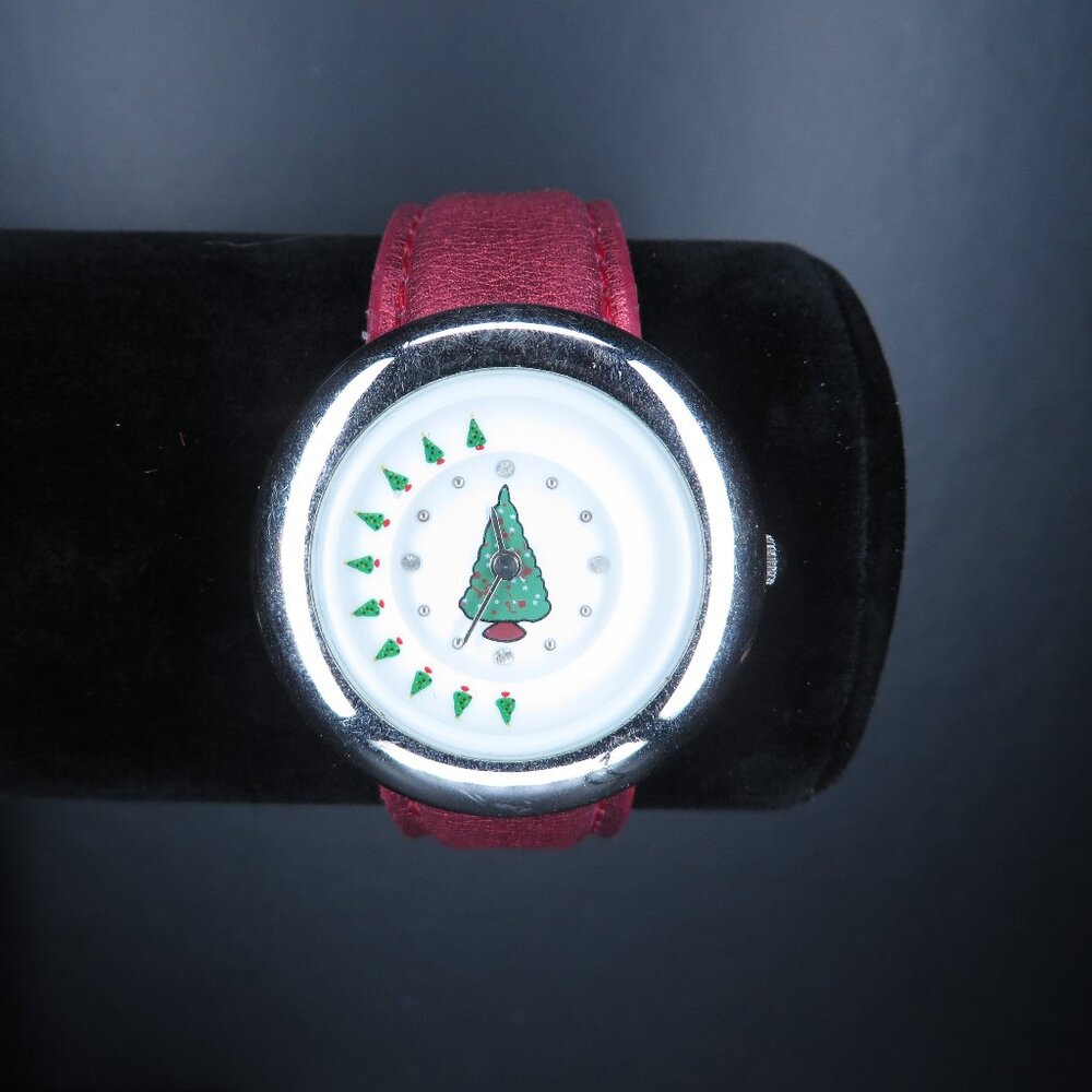 Christmas Tree Watch with Circulating Trees